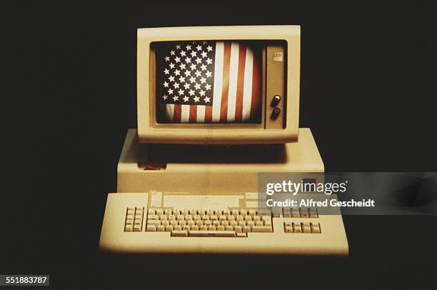 Pc 1983 Computer 1983 Photos and Premium High Res Pictures - Getty Images