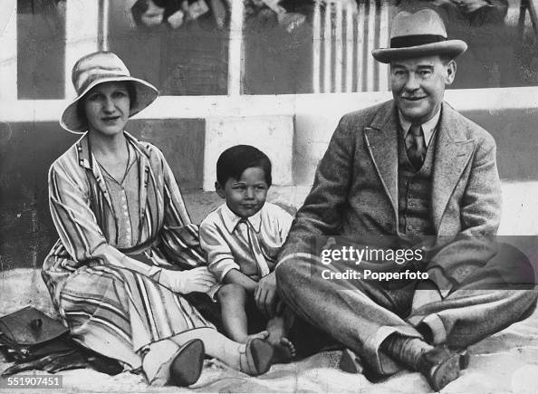 Alma Rattenberry Architect Francis Rattenbury with his second wife Alma and their son ...