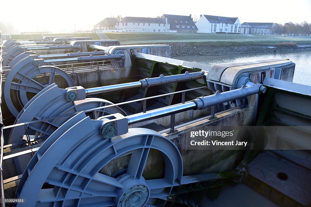 Rotation opening barrage Mont Saint Michel