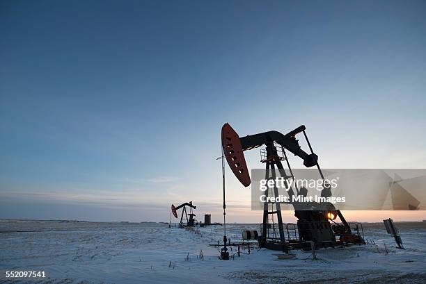 Oil Rigs In Canada 101 15673 Stock Photos, High-Res Pictures, and Images - Getty Images