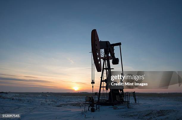Oil Rigs In Canada 186 15674 Stock Photos, High-Res Pictures, and Images - Getty Images