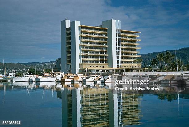 An exterior view of the Kaiser Hospital in Honolulu, Hawaii, USA, January 1959.