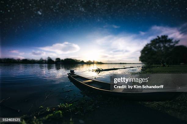 boat in puerto nariño - amazonas colombia foto e immagini stock