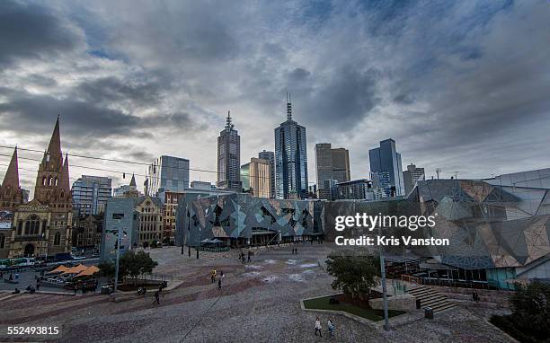 federation square melbourne - federation square melbourne stock pictures, royalty-free photos & images