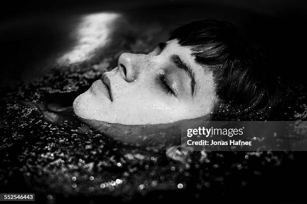 Float Facing 4,952 Floating Face Stock Photos, High-Res Pictures, and Images - Getty ...