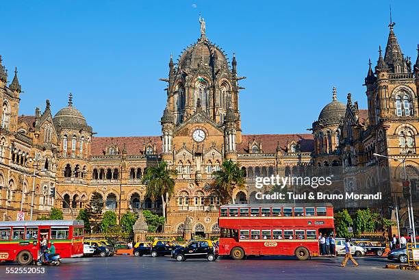 mumbai, victoria terminus railways station - mumbai stock-fotos und bilder