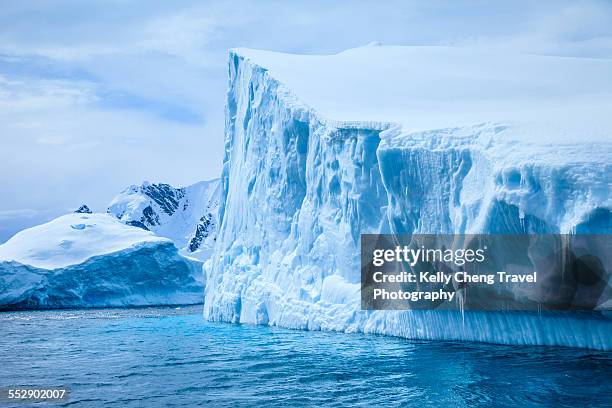 icebergs in antarctica - antarctica stock pictures, royalty-free photos & images