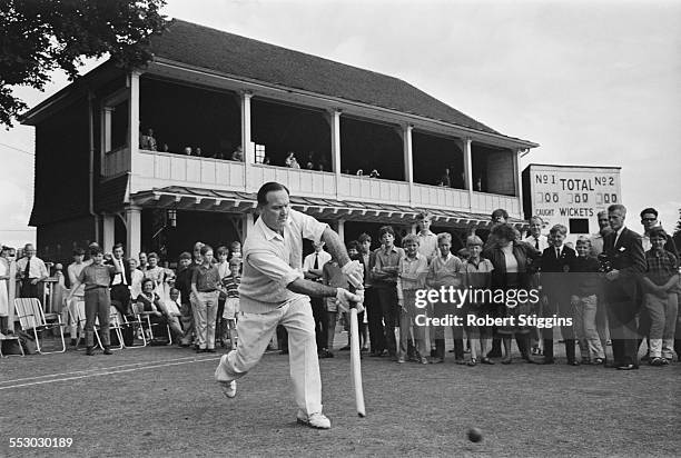 English cricketer Godfrey Evans playing for Kent County Cricket Club against Yorkshire County Cricket Club after an absence of nine years, 9th August...