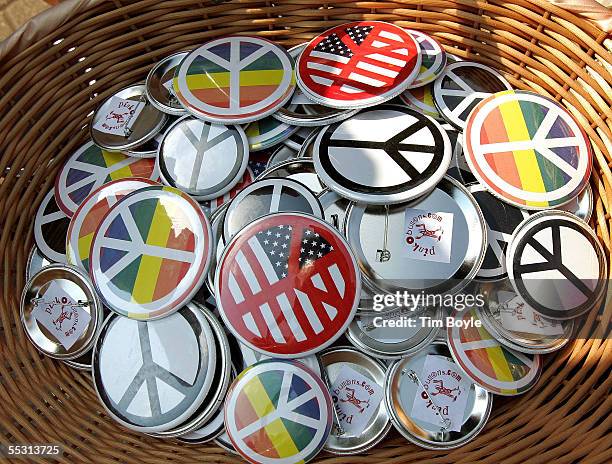 Buttons Protest Rally 96 Us War Protest Buttons Stock Photos, High-Res Pictures, and Images ...