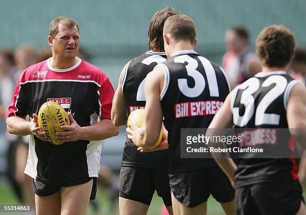 Coach of the Saints Grant Thomas looks on during the St Kilda Saints AFL training session at the MCG September 8, 2005 in Melbourne, Australia.