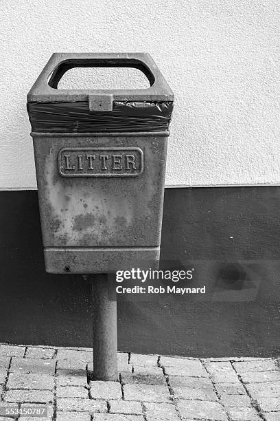 black and white litter - waste basket stock pictures, royalty-free photos & images