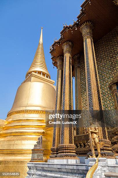 stupa and pillars - tailandia stock pictures, royalty-free photos & images