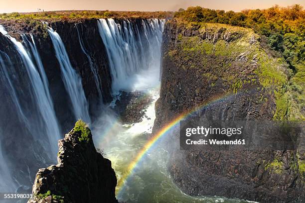 southern africa, victoria falls between zambia and zimbabwe - victoria falls foto e immagini stock