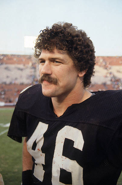 UNS: (FILE) Former NFL Star Todd Christensen Dies At 57