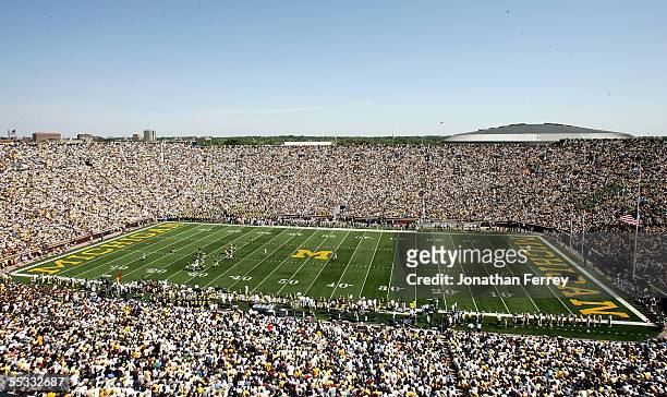 General view of the game between the Michigan Wolverines and the Notre Dame Fighting Irish on September 10, 2005 at Michigan Stadium in Ann Arbor,...