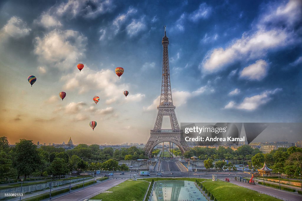 Hot-air balloon flying by the Eiffel tower