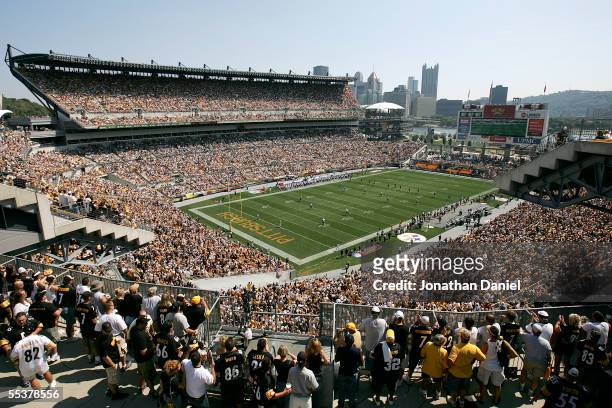General view of the opening kickoff of a game between the Pittsburgh Steelers and the Tennessee Titans on September 11, 2005 at Heinz Field in...