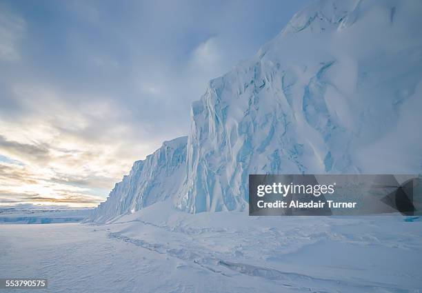 the barne glacier on ross island in the mcmurdo sound region of the ross sea, antarctica. - polar climate ストックフォトと画像