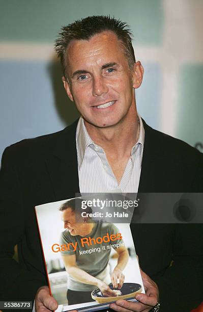 Gary Rhodes Rio Rancho 16 Gary Rhodes Signs His Book Keeping It Simple At Selfridges In London ...
