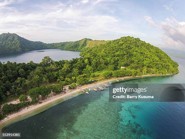 satonda island sumbawa. - sumbawa stockfoto's en -beelden