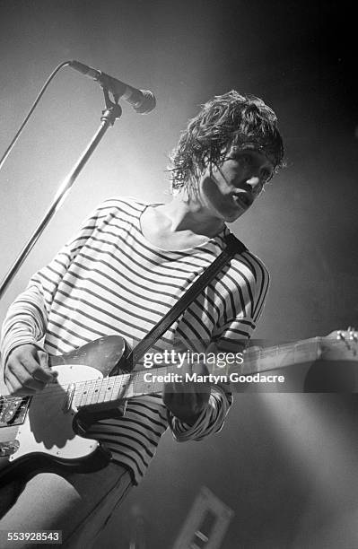 Simon Fowler of Ocean Colour Scene performs on stage in Birmingham, United Kingdom, 1990.