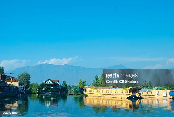 dal lake, srinagar, jammu & kashmir, india - house boat stock pictures, royalty-free photos & images