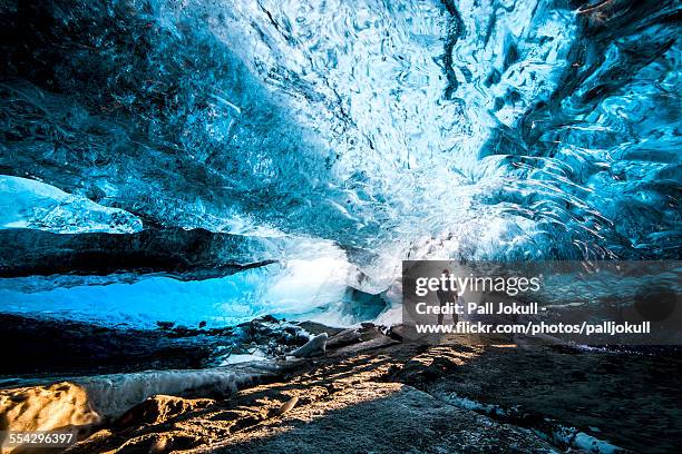 crystal ice-cave - vatnajokull photos et images de collection