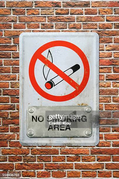 no smoking area - no smoking sign on wall stock pictures, royalty-free photos & images