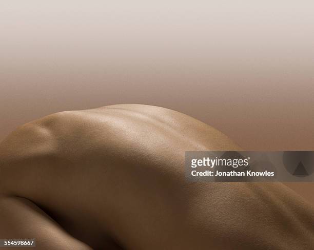 naked female back - human skin stock pictures, royalty-free photos & images