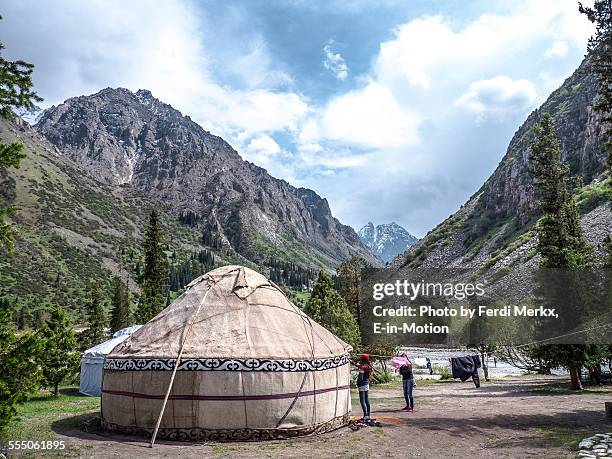 ala archa yurt - bishkek imagens e fotografias de stock