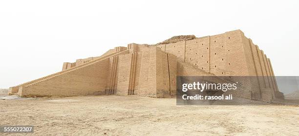 ziggurat of ur - ziggurat of ur imagens e fotografias de stock