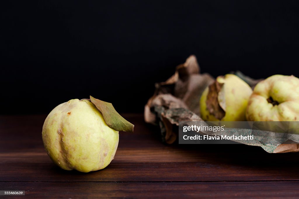 Quinces (cydonia oblonga)