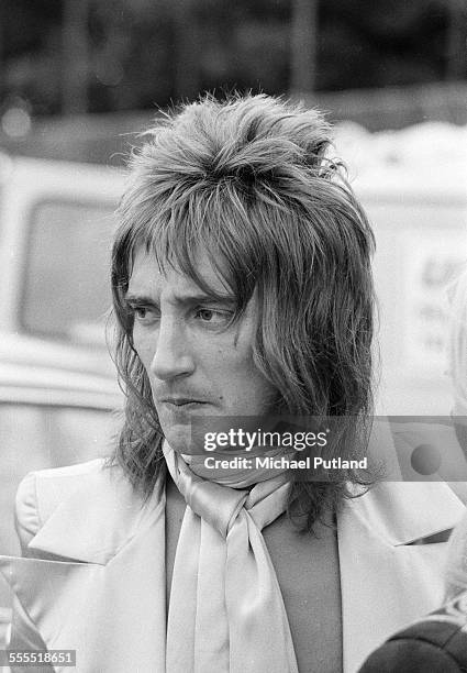 Singer Rod Stewart of the Faces, backstage at the Weeley Festival in Clacton-on-Sea, Essex, 27th August 1971.