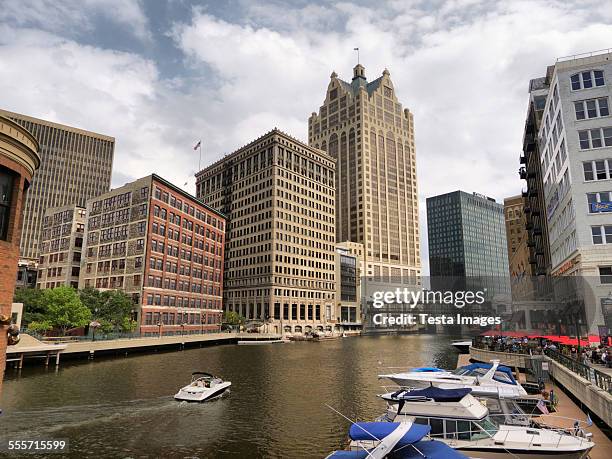 milwaukee river - milwaukee ストックフォトと画像