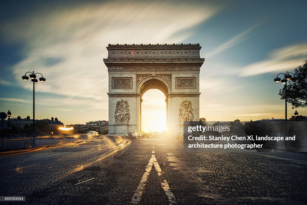 Arc de Triomphe sunrise