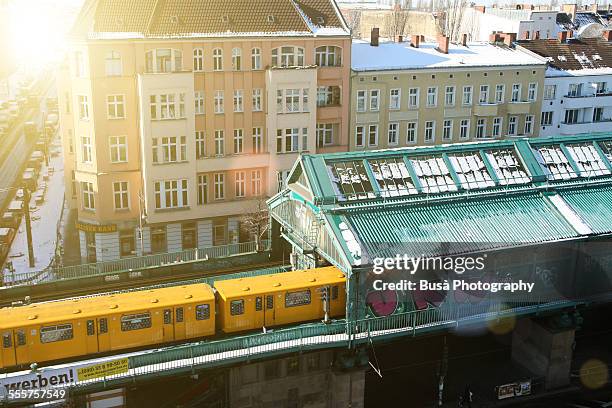 elevated railway in prenzlauerberg, berlin - berlin subway stock pictures, royalty-free photos & images