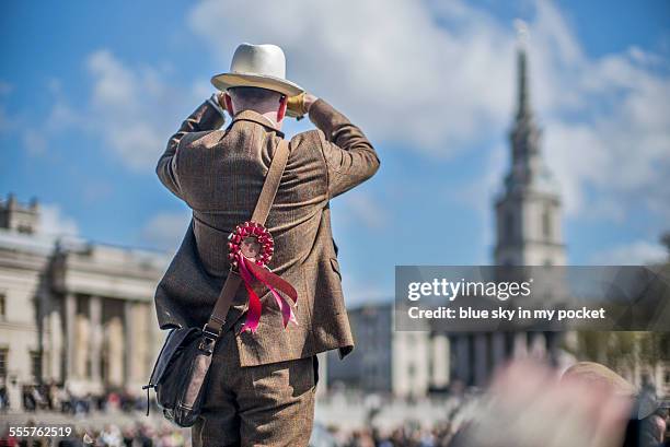 vintage tweed, trafalgar square, london - trafalgar square bildbanksfoton och bilder