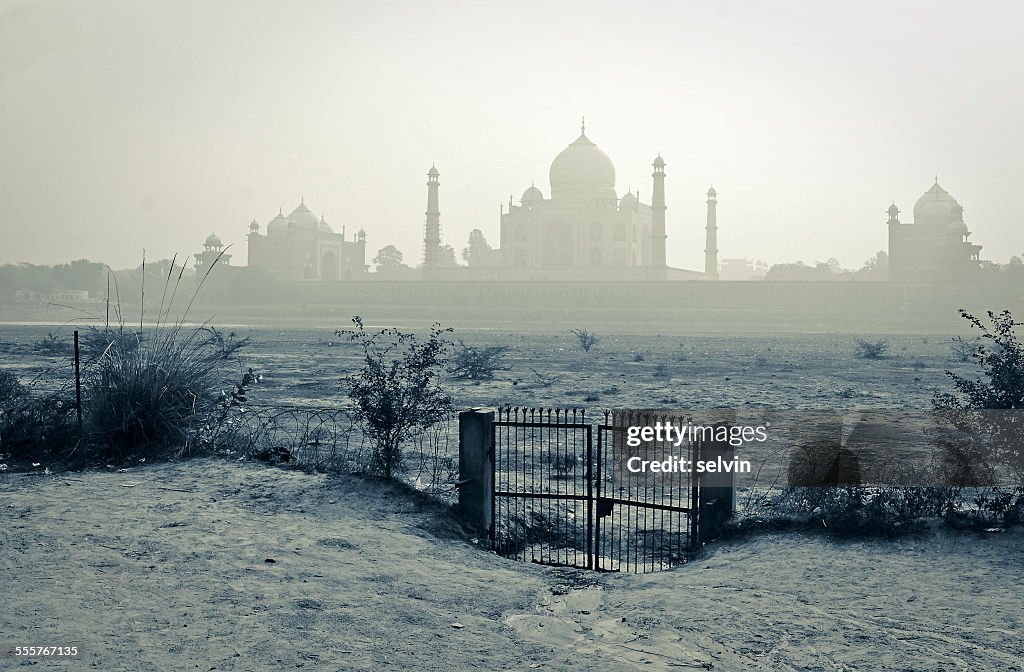 Gateway to the Taj Mahal