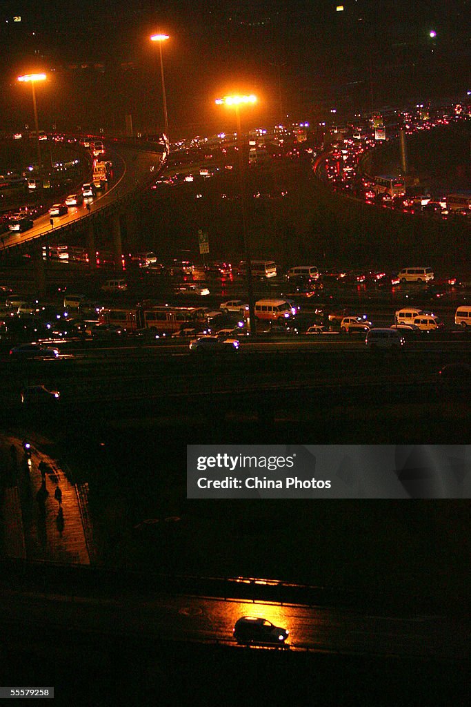 Beijing Speeds Up Public Transport Building For 2008