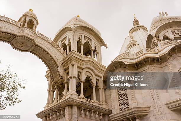 iskcon temple vrindavan, india - vrindavan stock pictures, royalty-free photos & images