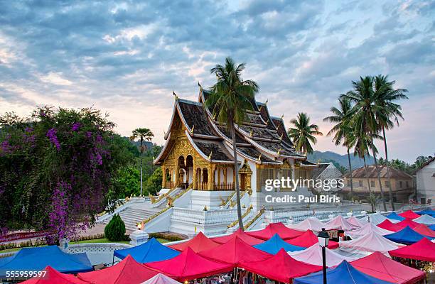 haw pha bang, luang prabang - laos foto e immagini stock