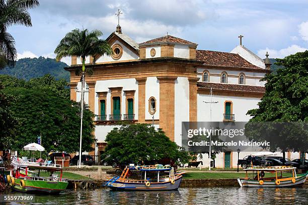 igreja de nossa senhora dos remedios in paraty - parati stock pictures, royalty-free photos & images