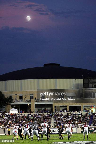 General view of play between the Utah Utes and the Texas Christian University Horned Frogs on September 15, 2005 at Amon Carter Stadium in Fort...