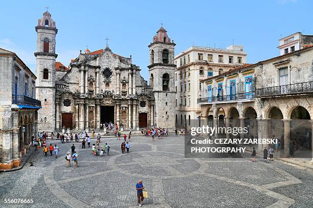 cathedral square - old havana stock-fotos und bilder