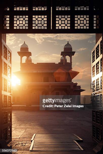 sunset at fatehpur sikri - ファテプールシクリ ストックフォトと画像