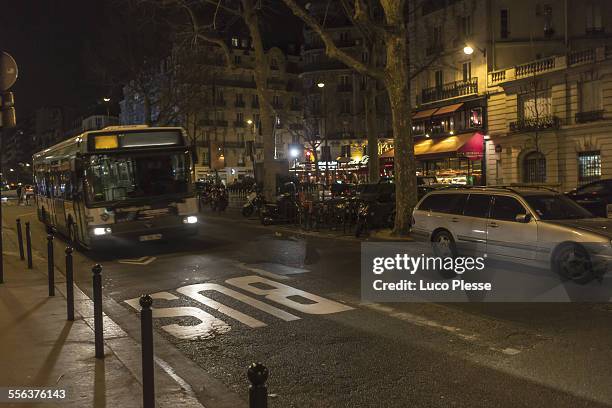 night bus in paris - party bus stock pictures, royalty-free photos & images