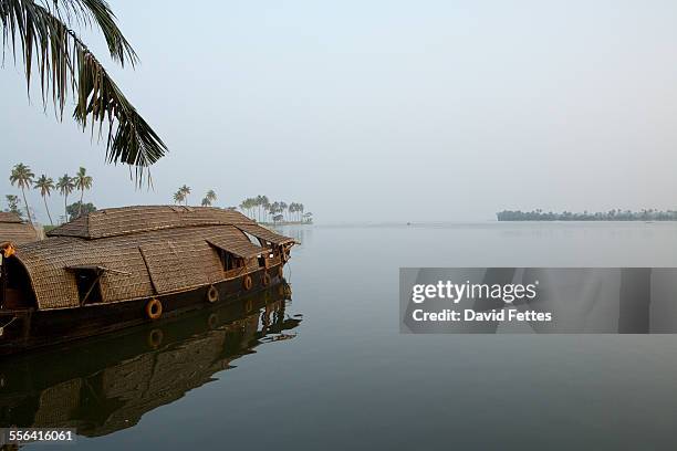 rice boat on water, kerala, india - altwasser wasser stock-fotos und bilder