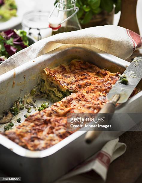 vegetable lasagne - lasagna stockfoto's en -beelden