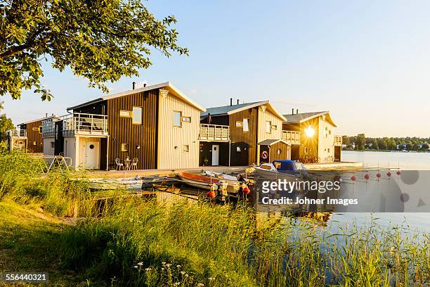 houses at water - karlstad imagens e fotografias de stock