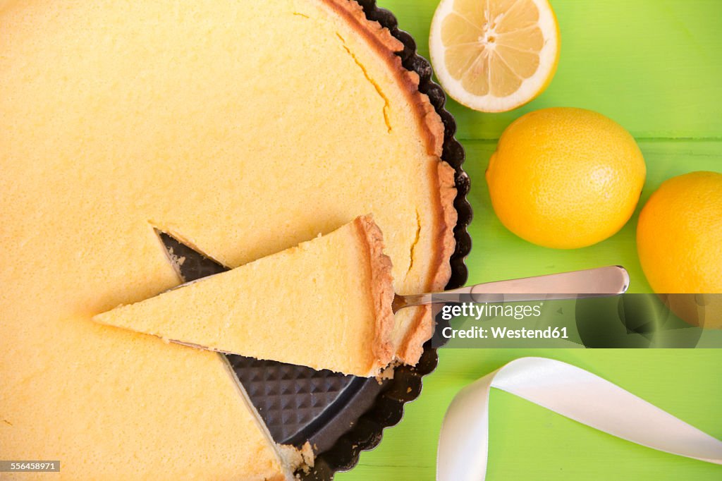 Lemon cake with short pastry